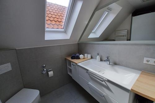 Borkum Ferienwohnung Scholle, Mövennest II - Modernes Duschbad