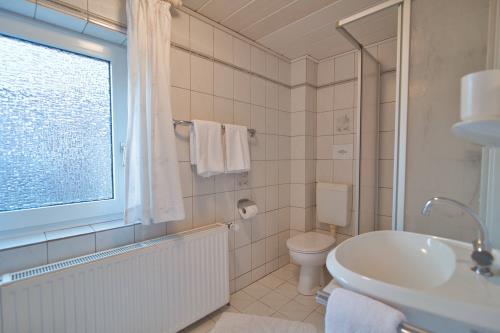 Borkum Ferienwohnung Haus Ebeling / Wohnung Nordstrand - Duschbad