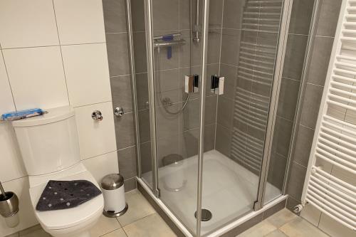 Borkum Ferienwohnung Möwennest II, Wohnung33 - Modernes Duschbad