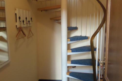 Borkum Haus Donat - Ferienwohnung Maren - ID 11023 - Wendeltreppe zur Wohnung